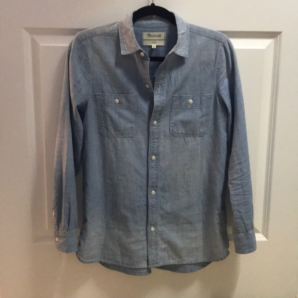 Madewell Classic Ex-Boyfriend Chambray Shirt in Evie Wash - Picture 2 of 4